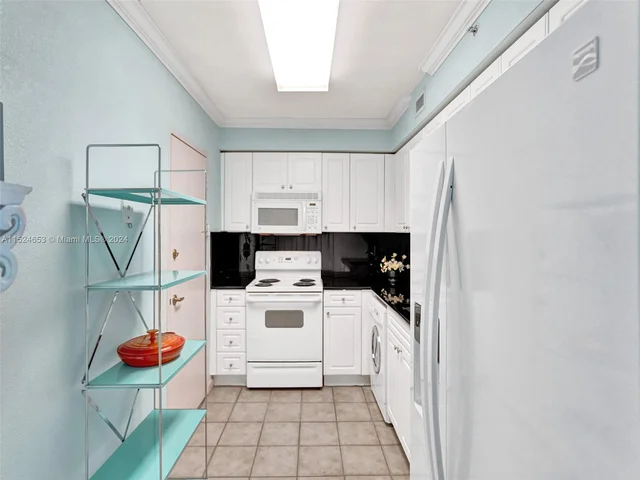 2501 S Ocean Dr # 307, Hollywood FL 33019