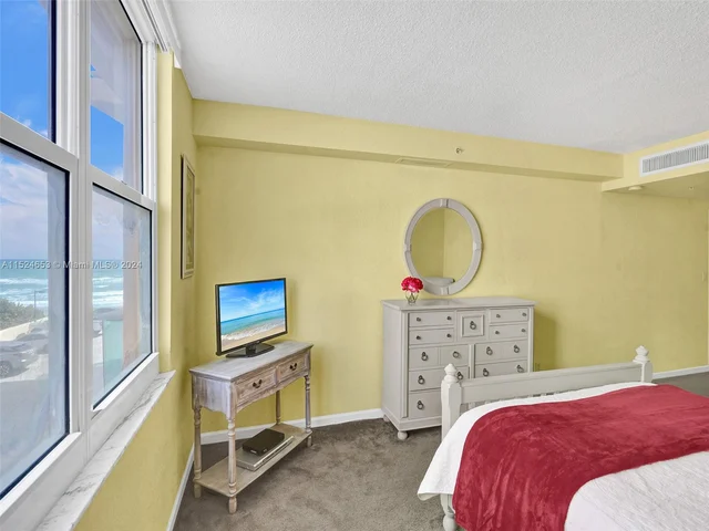 2501 S Ocean Dr # 307, Hollywood FL 33019