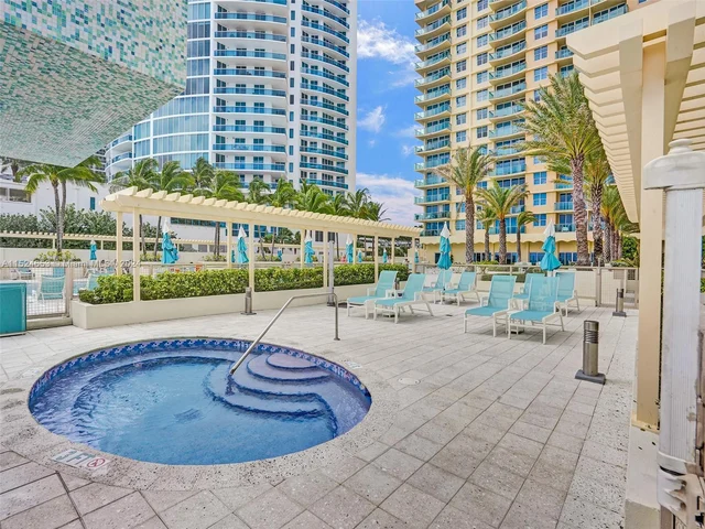 2501 S Ocean Dr # 307, Hollywood FL 33019