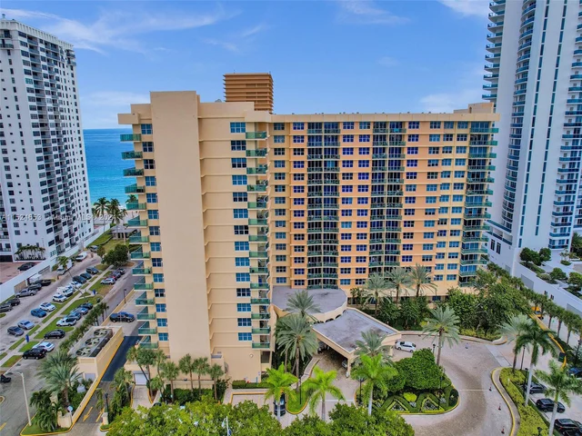 2501 S Ocean Dr # 307, Hollywood FL 33019