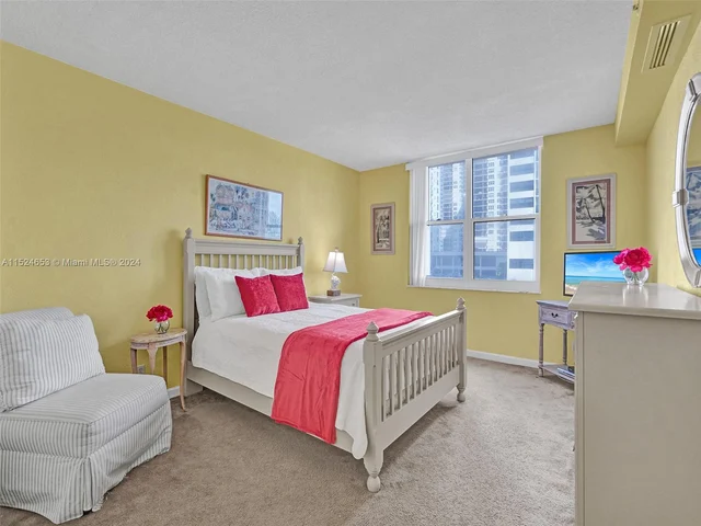 2501 S Ocean Dr # 307, Hollywood FL 33019