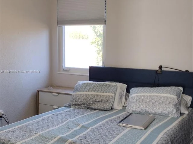 801 W Beckley Sq, Davie FL 33325