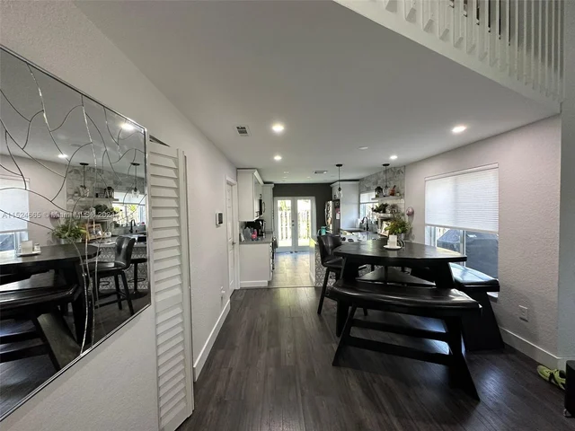 801 W Beckley Sq, Davie FL 33325