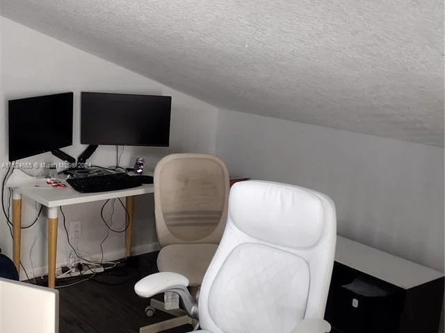 801 W Beckley Sq, Davie FL 33325