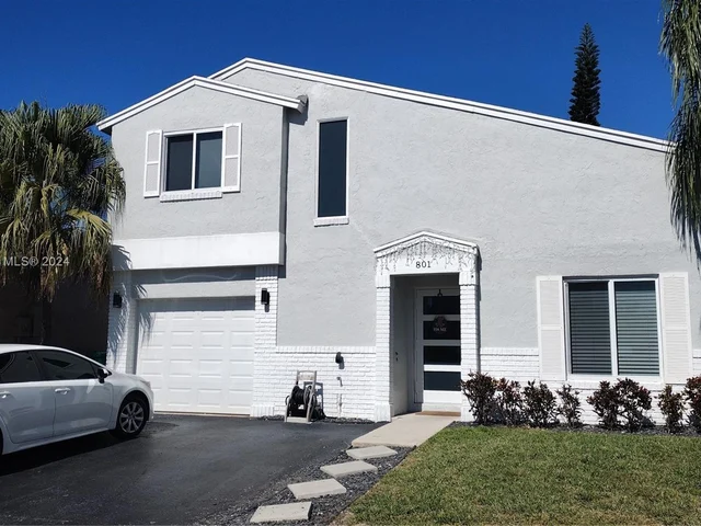 801 W Beckley Sq, Davie FL 33325