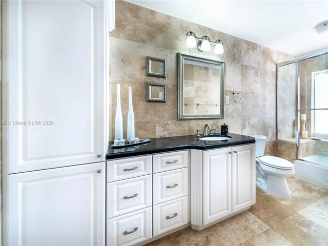 9500 NW 10th St, Plantation FL 33322