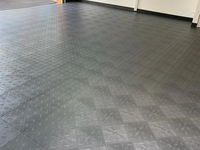 9500 NW 10th St, Plantation FL 33322