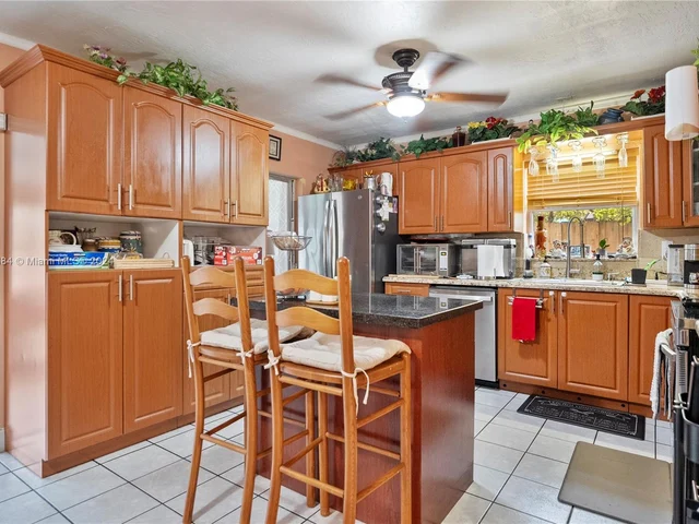 12121 SW 106th St, Miami FL 33186