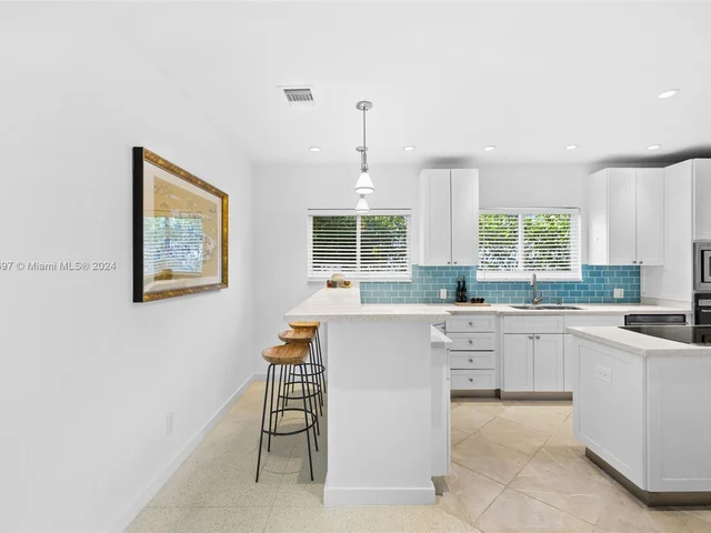 1310 Cleveland Rd, Miami Beach FL 33141