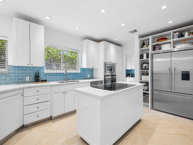 1310 Cleveland Rd, Miami Beach FL 33141