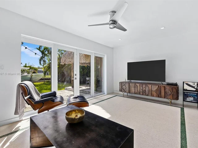 1310 Cleveland Rd, Miami Beach FL 33141