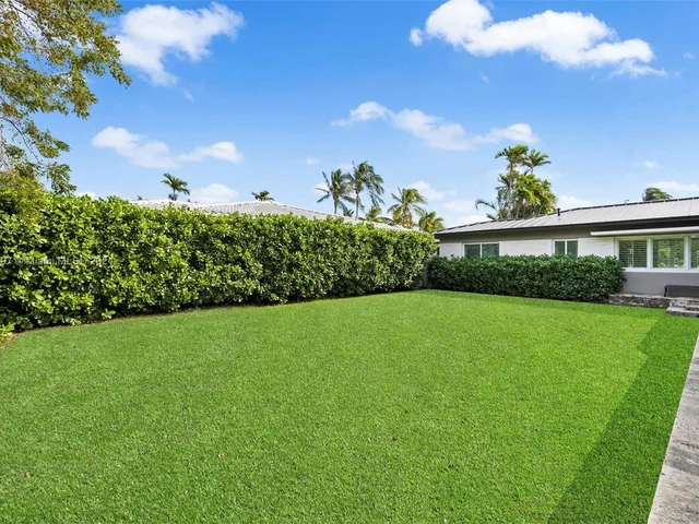 1310 Cleveland Rd, Miami Beach FL 33141