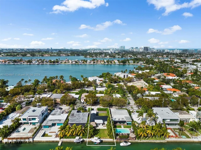 1310 Cleveland Rd, Miami Beach FL 33141