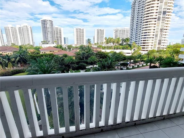 1000 Island Blvd # 508, Aventura FL 33160