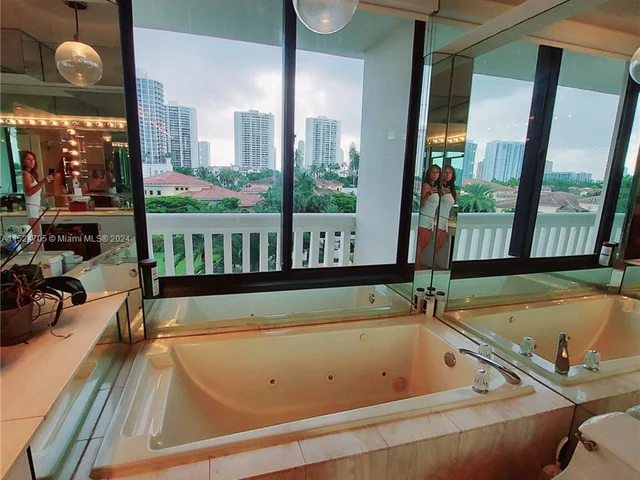 1000 Island Blvd # 508, Aventura FL 33160