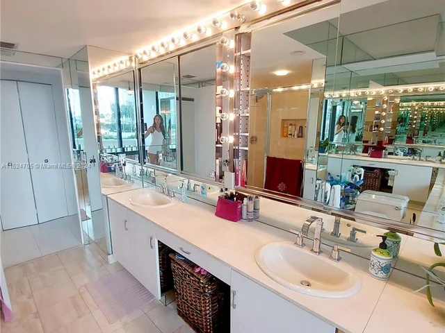 1000 Island Blvd # 508, Aventura FL 33160