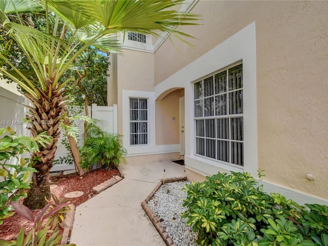 931 Opal Ter, Weston FL 33326