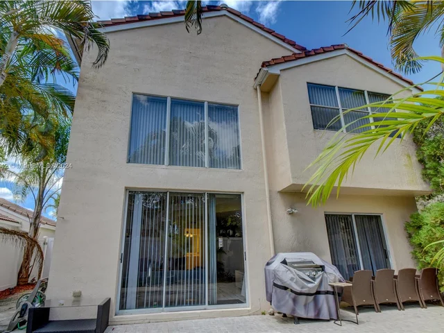 931 Opal Ter, Weston FL 33326