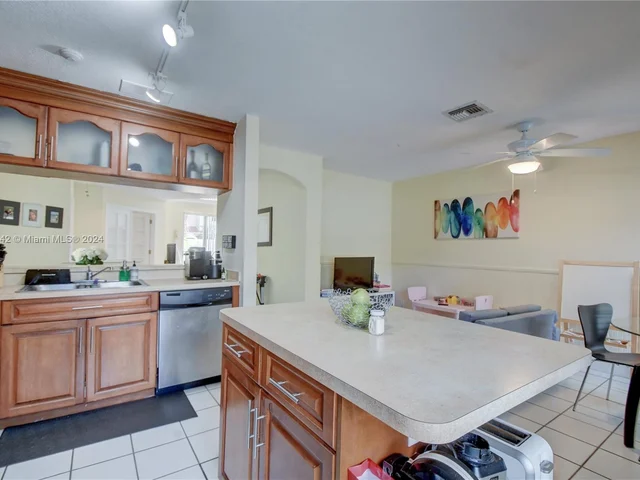 931 Opal Ter, Weston FL 33326