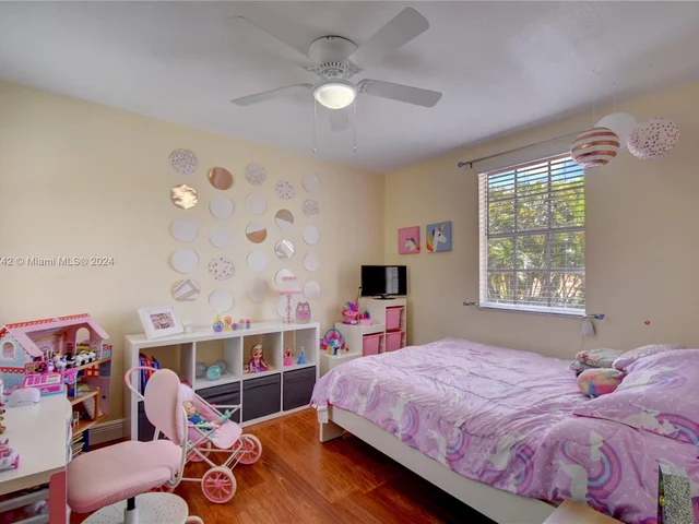 931 Opal Ter, Weston FL 33326