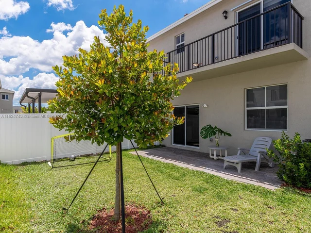 839 SE 17th Ct, Homestead FL 33034