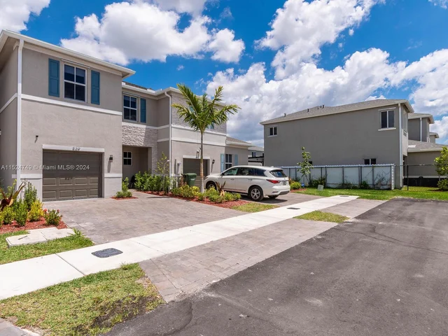 839 SE 17th Ct, Homestead FL 33034
