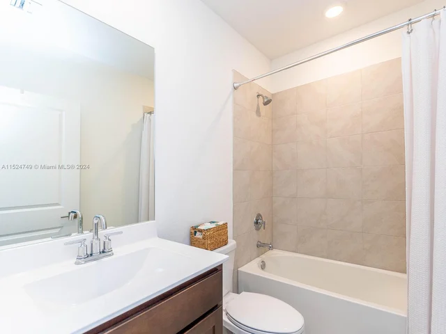 839 SE 17th Ct, Homestead FL 33034