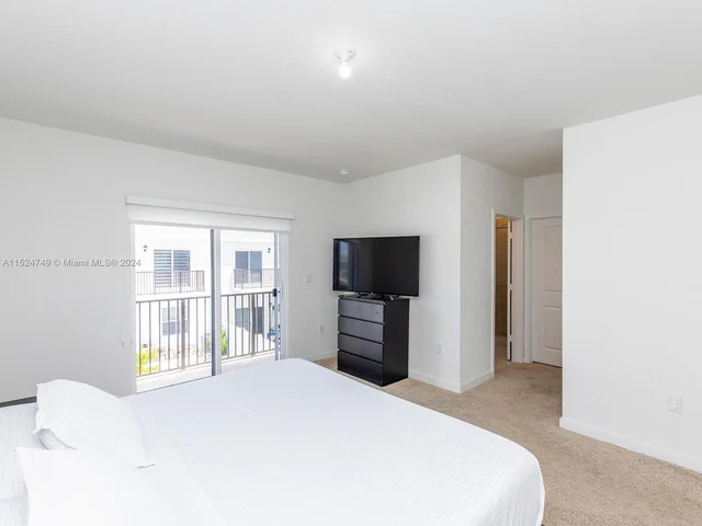 839 SE 17th Ct, Homestead FL 33034