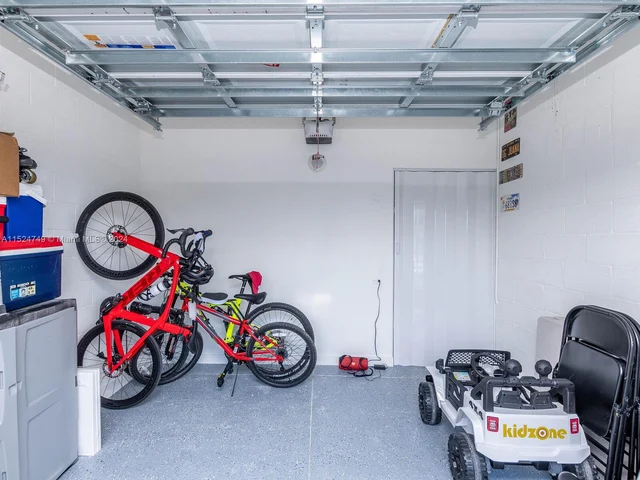 839 SE 17th Ct, Homestead FL 33034