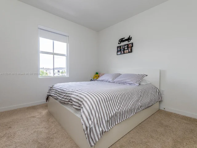 839 SE 17th Ct, Homestead FL 33034