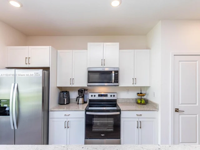 839 SE 17th Ct, Homestead FL 33034