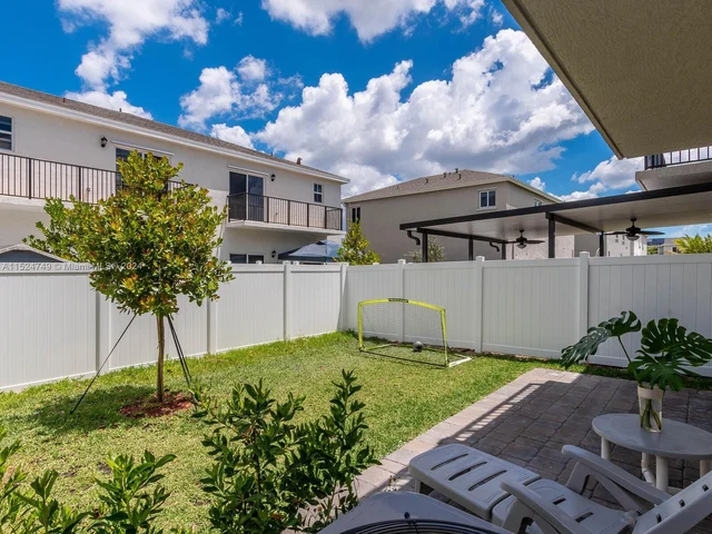 839 SE 17th Ct, Homestead FL 33034