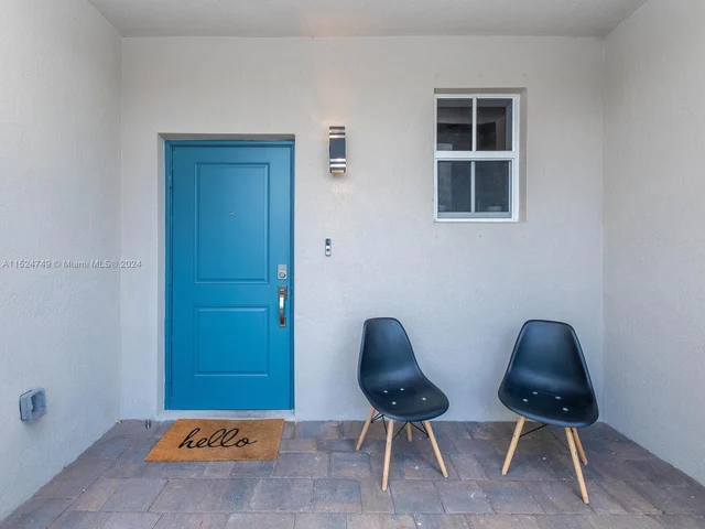 839 SE 17th Ct, Homestead FL 33034