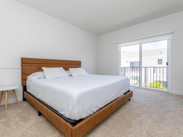 839 SE 17th Ct, Homestead FL 33034