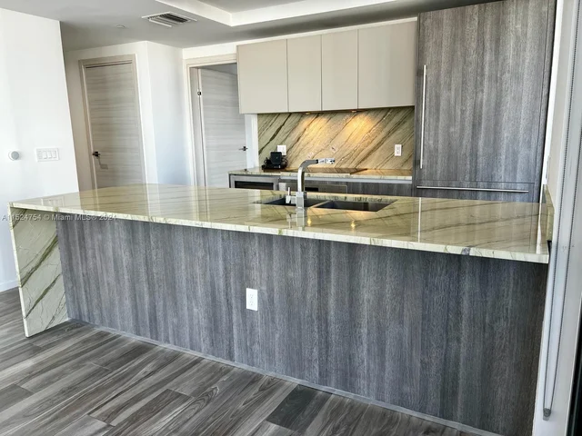 801 S Miami Ave # 3709, Miami FL 33130