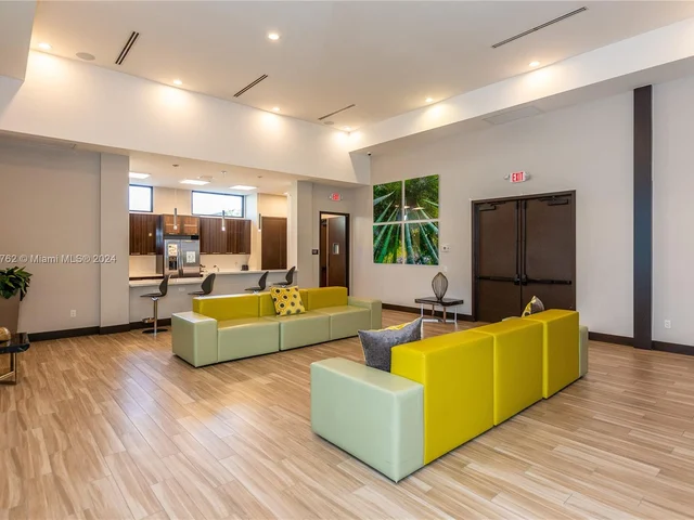 8836 NW 161st Ter, Miami Lakes FL 33018