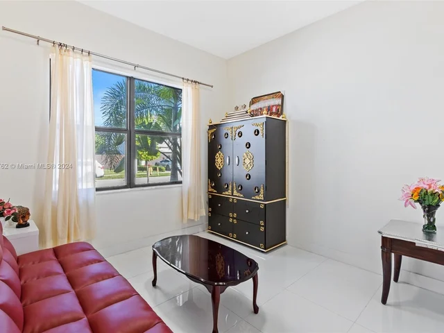 8836 NW 161st Ter, Miami Lakes FL 33018