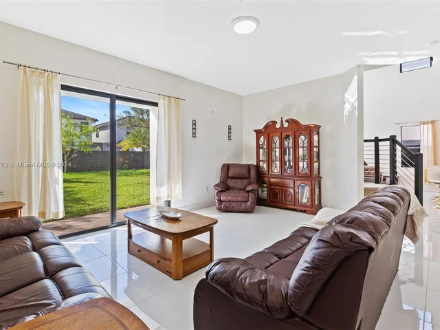 8836 NW 161st Ter, Miami Lakes FL 33018