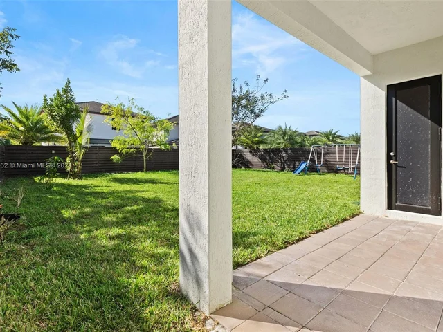 8836 NW 161st Ter, Miami Lakes FL 33018