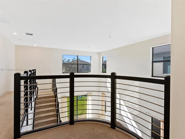 8836 NW 161st Ter, Miami Lakes FL 33018