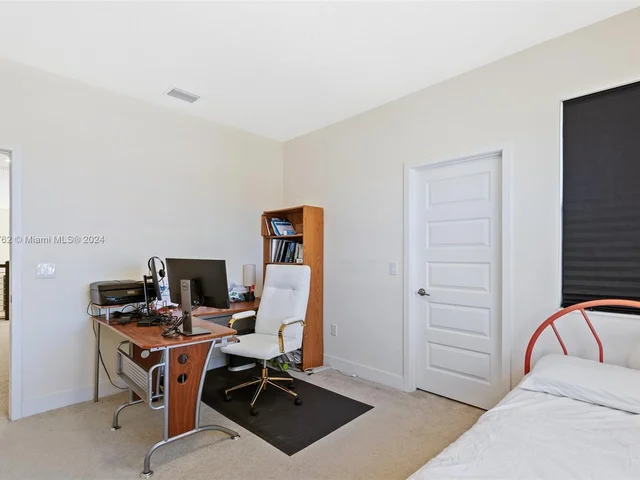 8836 NW 161st Ter, Miami Lakes FL 33018