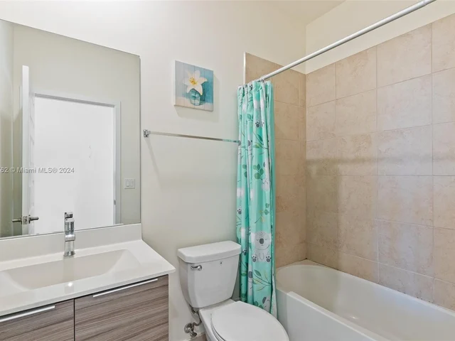 8836 NW 161st Ter, Miami Lakes FL 33018