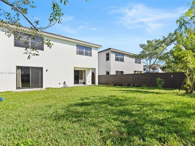 8836 NW 161st Ter, Miami Lakes FL 33018