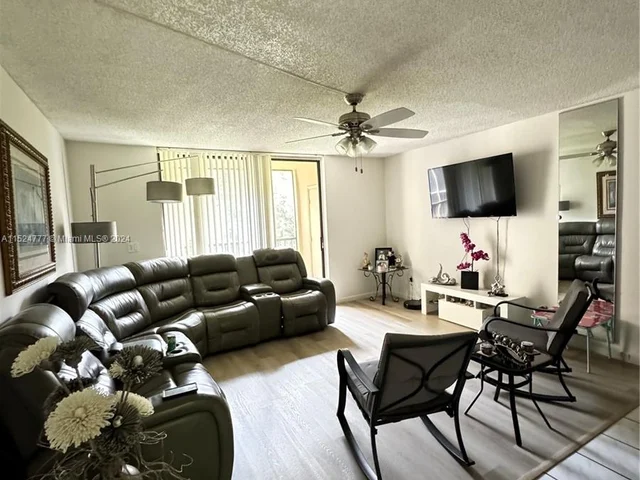 8615 NW 8th St # 210, Miami FL 33126