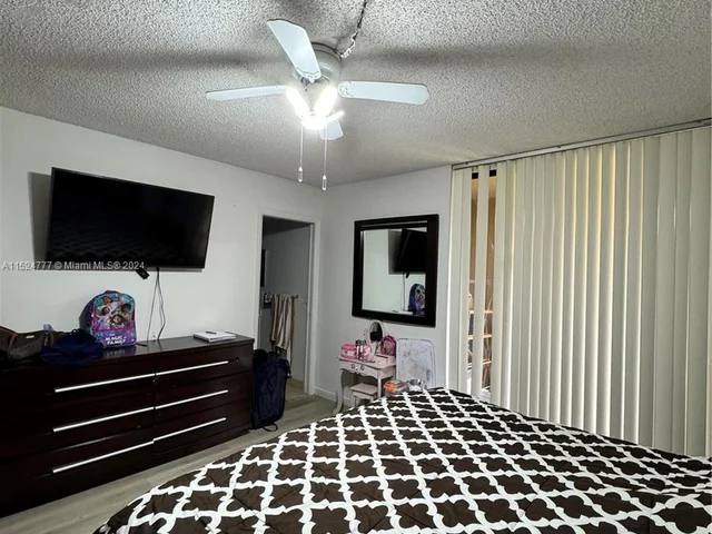 8615 NW 8th St # 210, Miami FL 33126