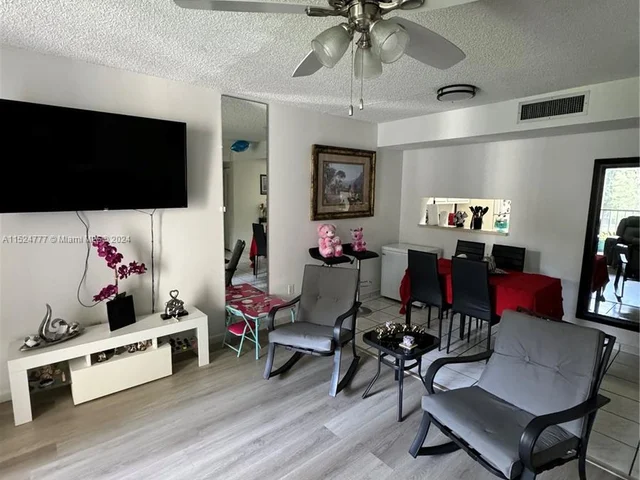 8615 NW 8th St # 210, Miami FL 33126