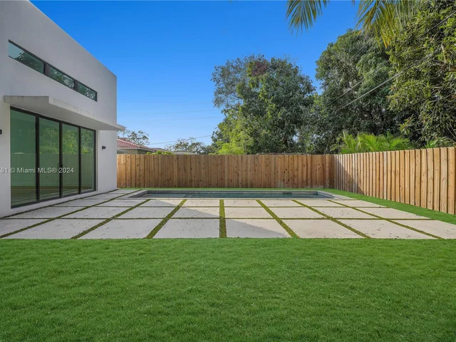 269 NW 45th St, Miami FL 33127