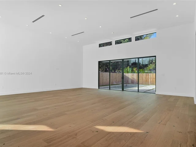 269 NW 45th St, Miami FL 33127