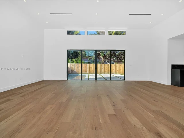 269 NW 45th St, Miami FL 33127