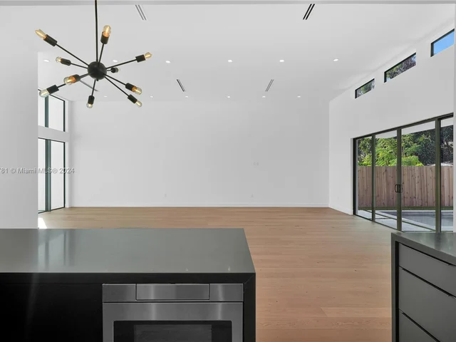 269 NW 45th St, Miami FL 33127